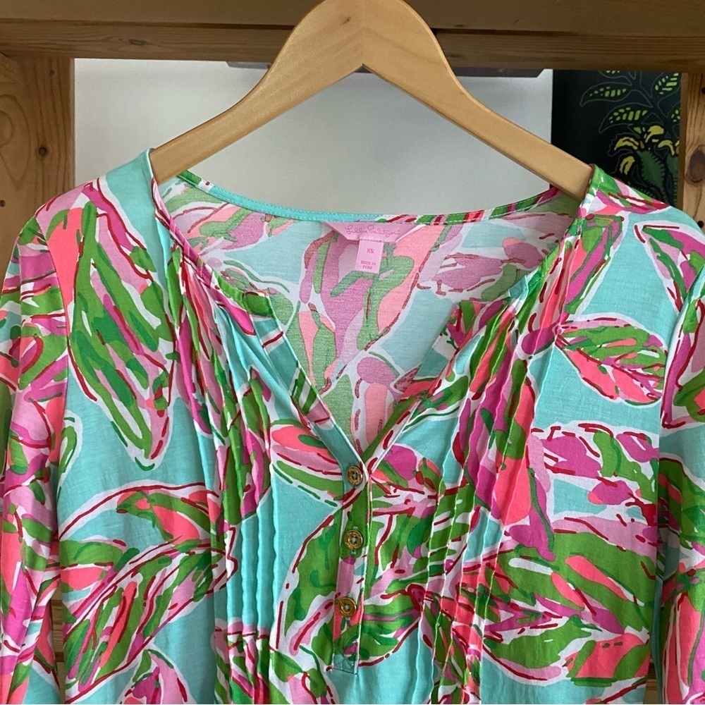 Lilly Pulitzer Colorful Dorthy Pintuck Blouse Top Multi in the Vias Print XS - Picture 6 of 16